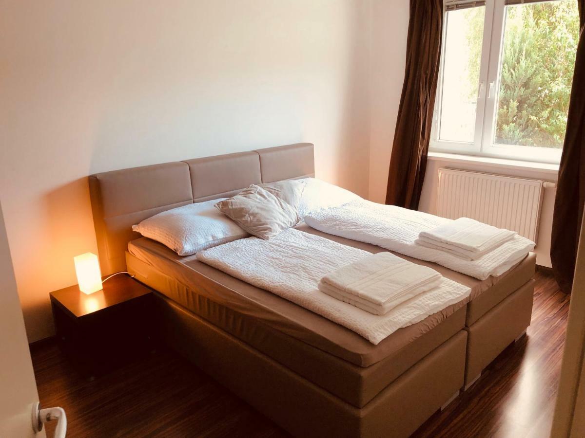 25H Garden Apartment Plus Private Beach Нойзидль-ам-Зе Экстерьер фото